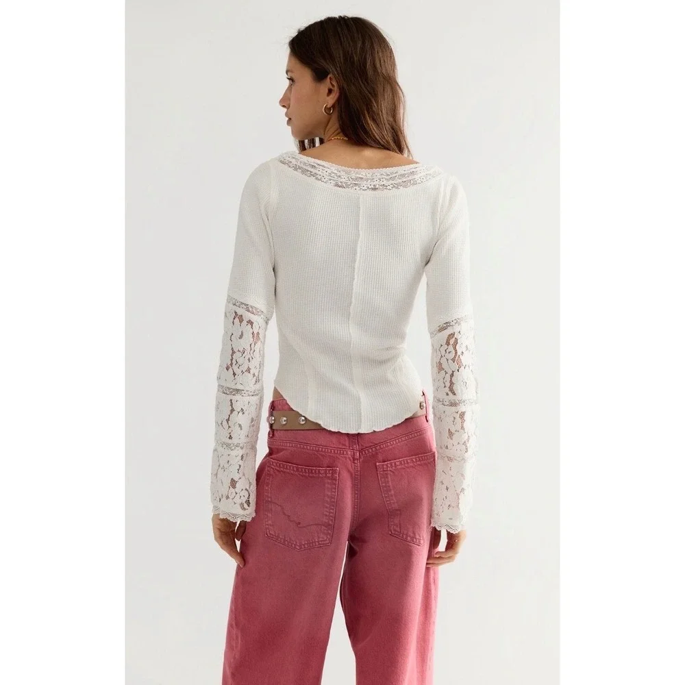 Amber Lace Cuff long sleeve thermal NWOT